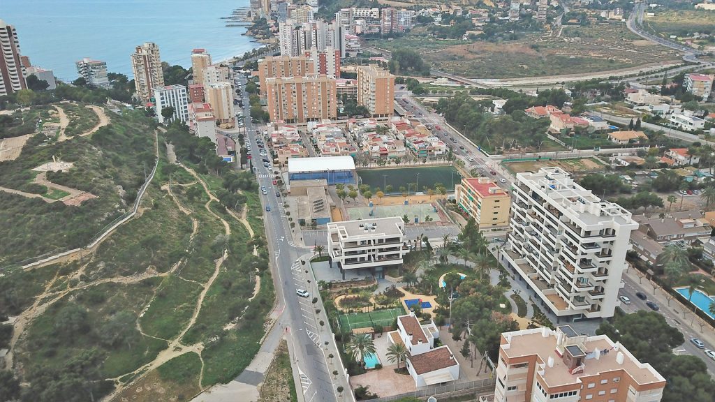 Vista de drone del Residencial "Jardines de Olimpo" en Alicante