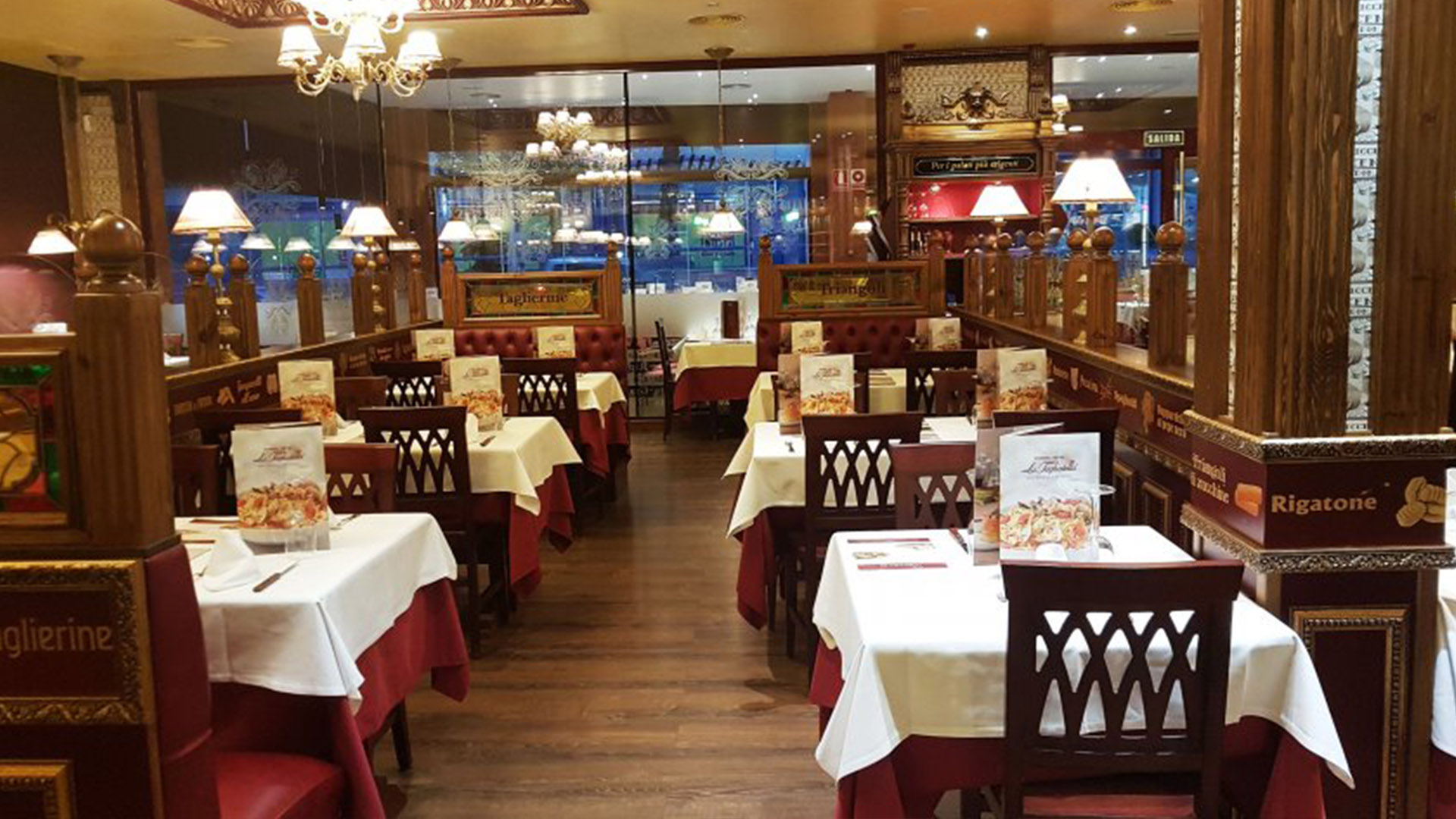 Interior del restaurante "La Tagliatella" de Finestrat